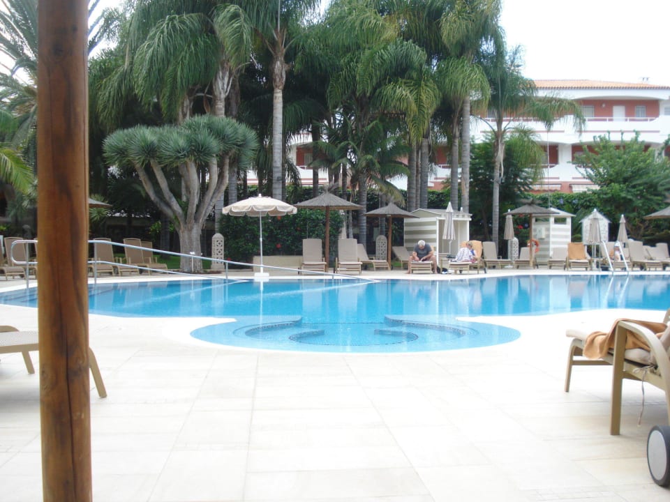 Schöner Pool Hotel Riu Garoe