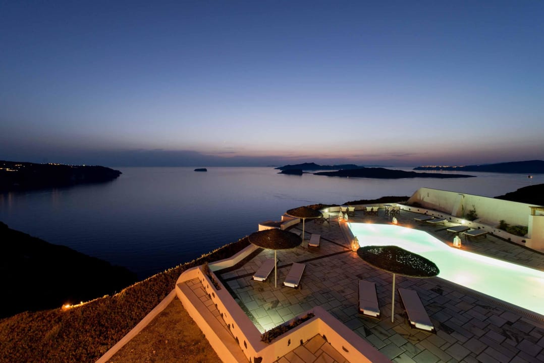 After Sunset Caldera's Dolphin Suites