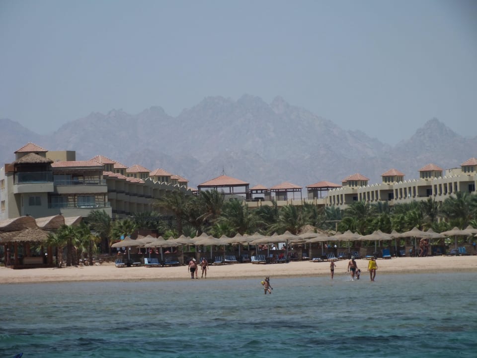 Hotel z daleka Amwaj Beach Club Abu Soma Resort
