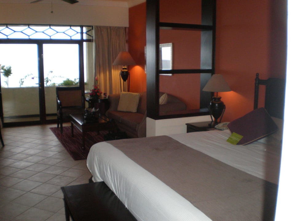 Blick aus dem Flur ins Zimmer Le Meridien Ile Maurice