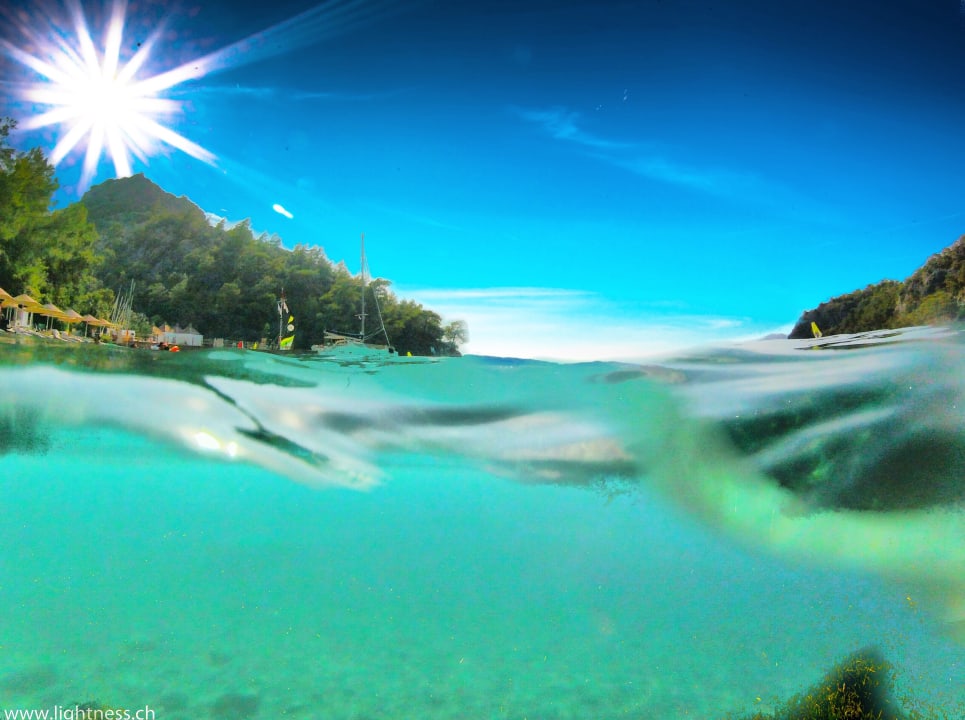 Strand Hillside Beach Club