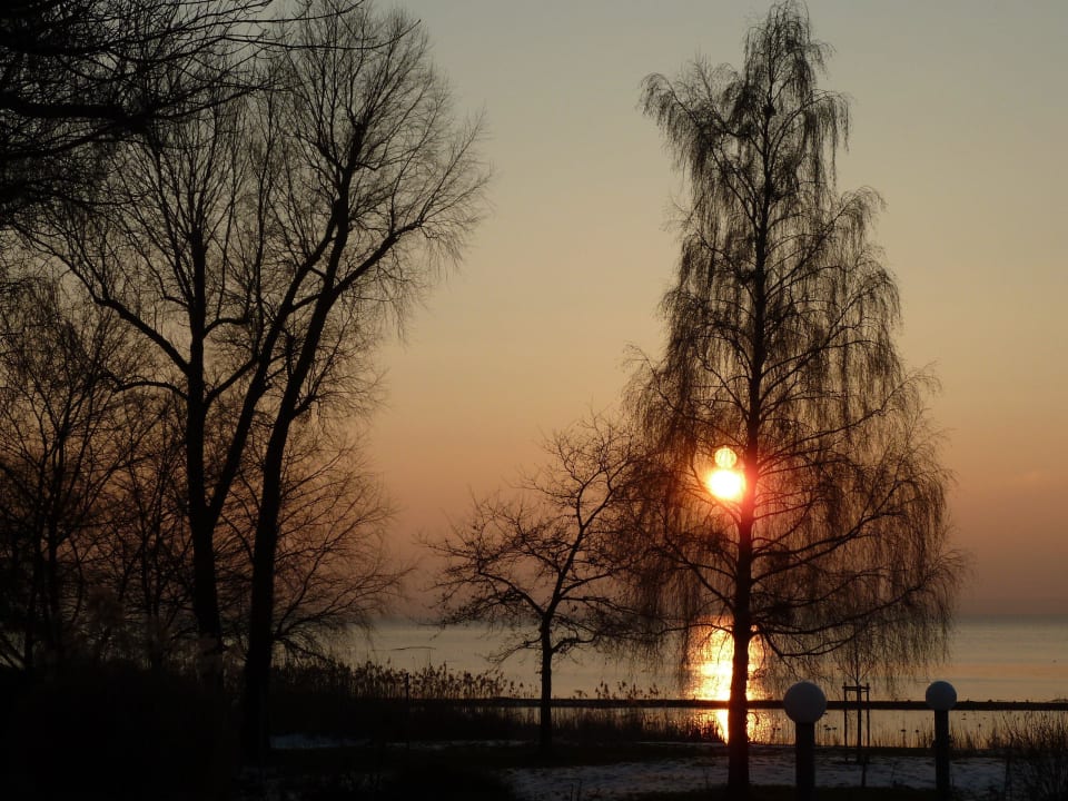Blick auf untergehende Sonne von der Terrasse aus Hotel-Restaurant Schwedi