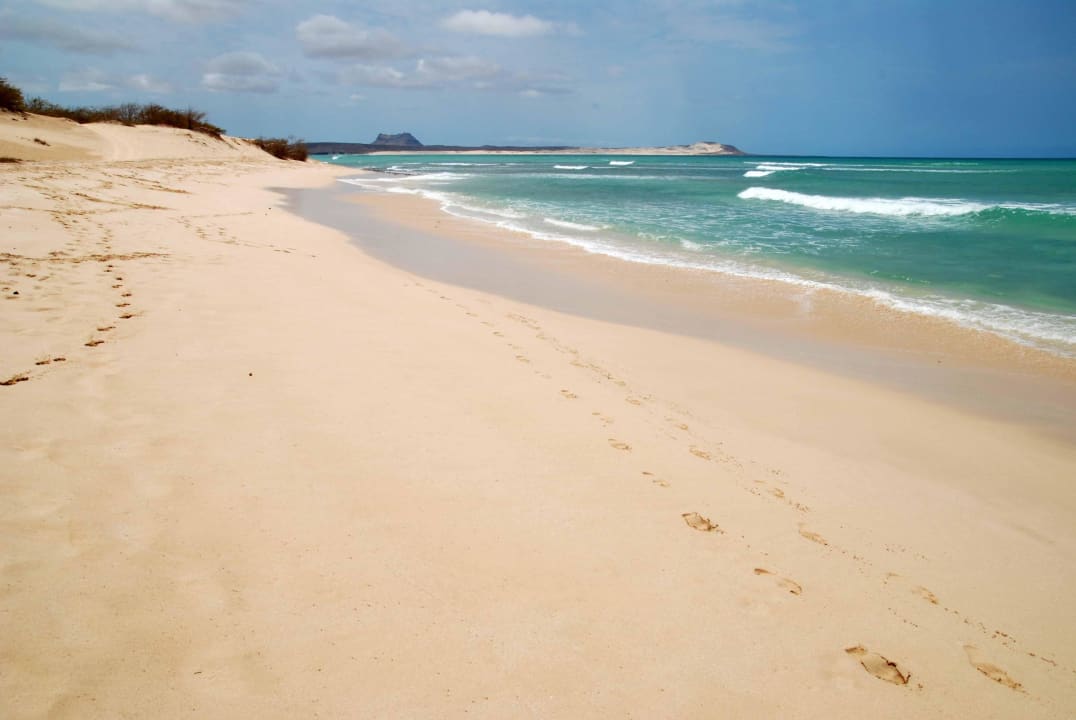 Strand zwischen dem Hotel und Sal Rei Hotel Riu Karamboa