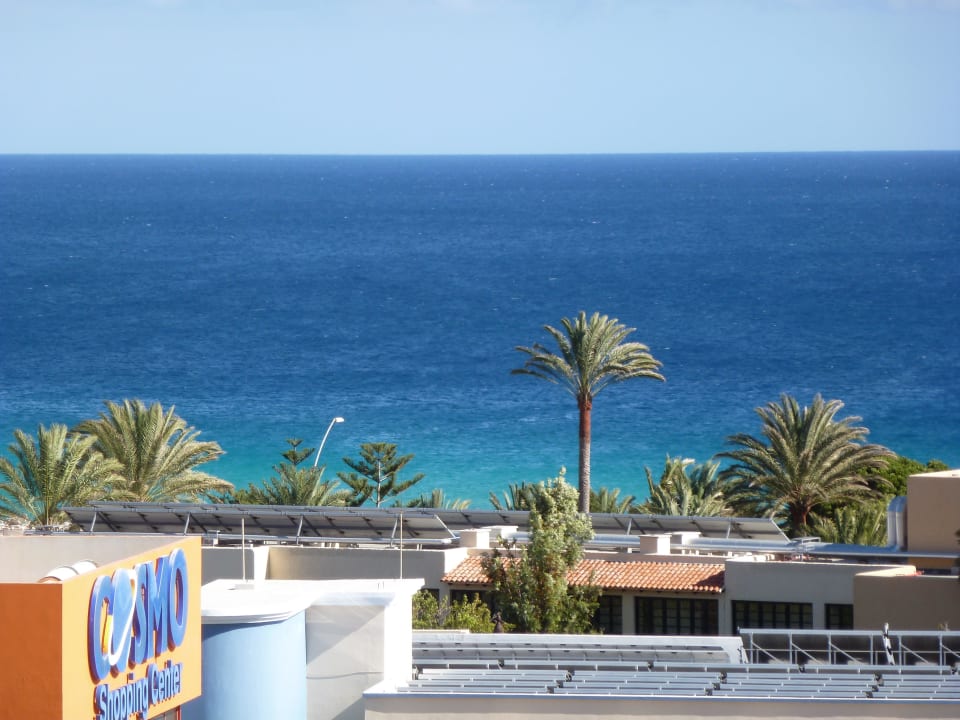 Blick über Cosmo-Center zum Meer Servatur Alameda de Jandía