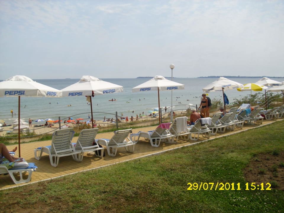 Ausblick vom Pool auf das Meer Hotel Sineva Beach