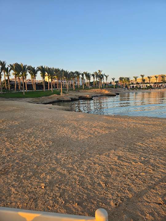 Strand Brayka Bay Resort