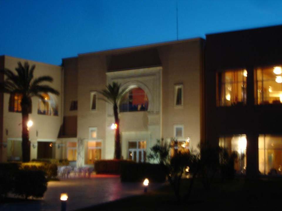 Hauptportal am Abend Nour Palace Resort & Thalasso