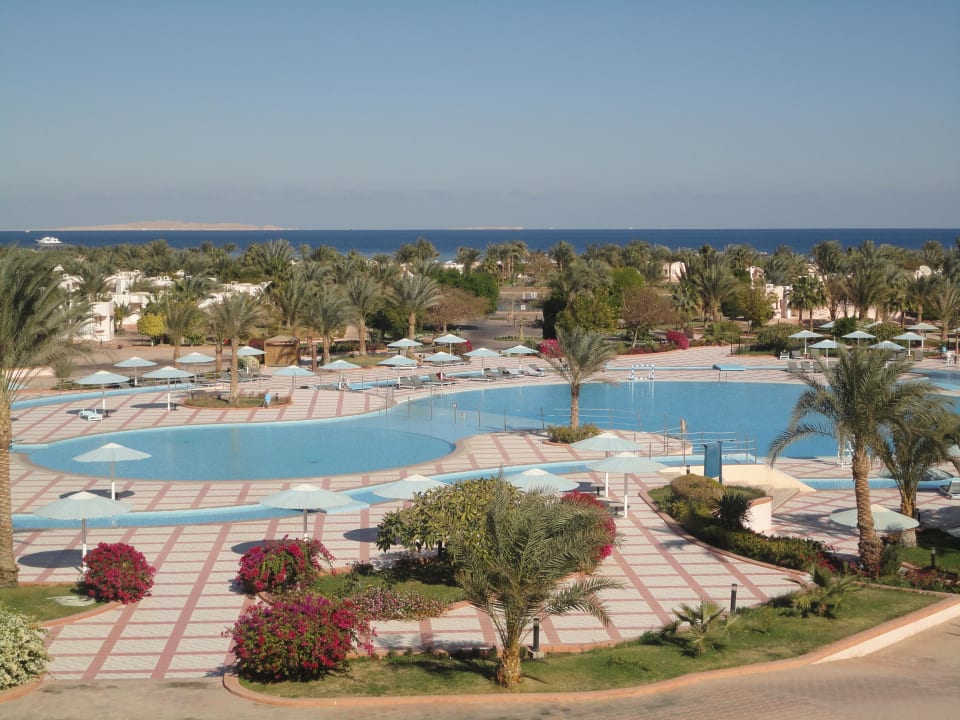 Swimming pool Pharaoh Azur Resort