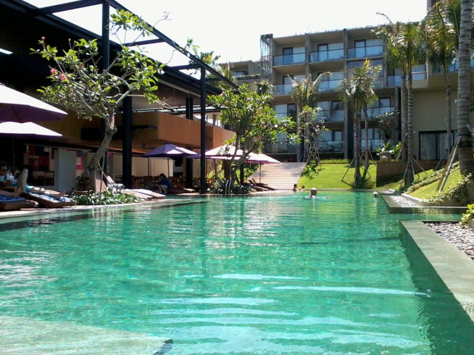 Blick Pool auf das 1. Haus(Zimmer) Hotel Centra Taum Seminyak
