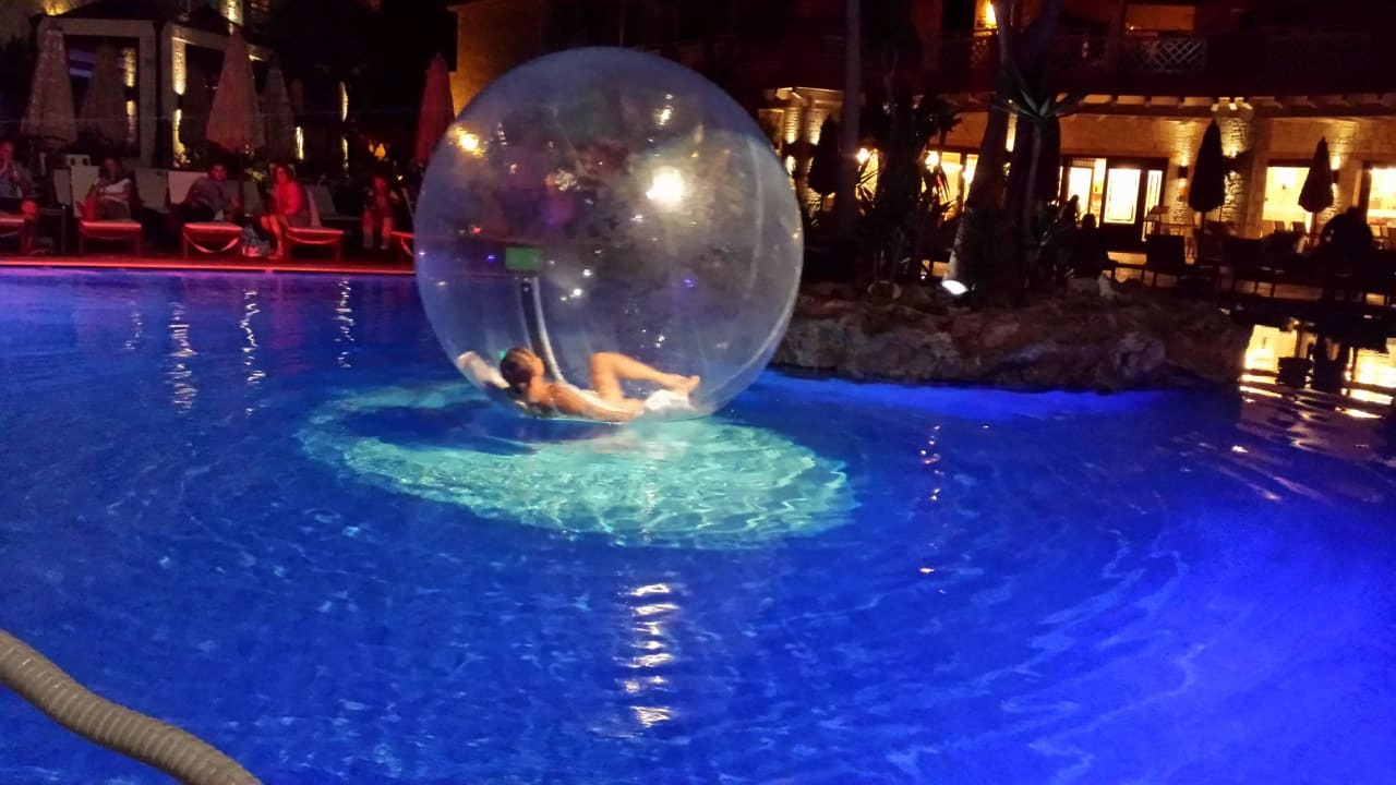 Abendshow mit Wasserballett Cactus Royal