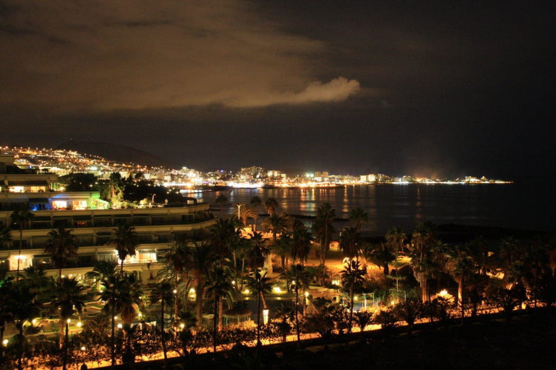 Playa de las Americas bei Nacht Hotel Riu Palace Tenerife