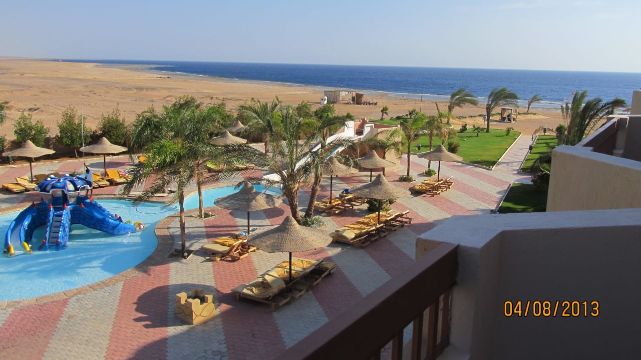 Widok z pokoju 7110 Three Corners Sea Beach Resort