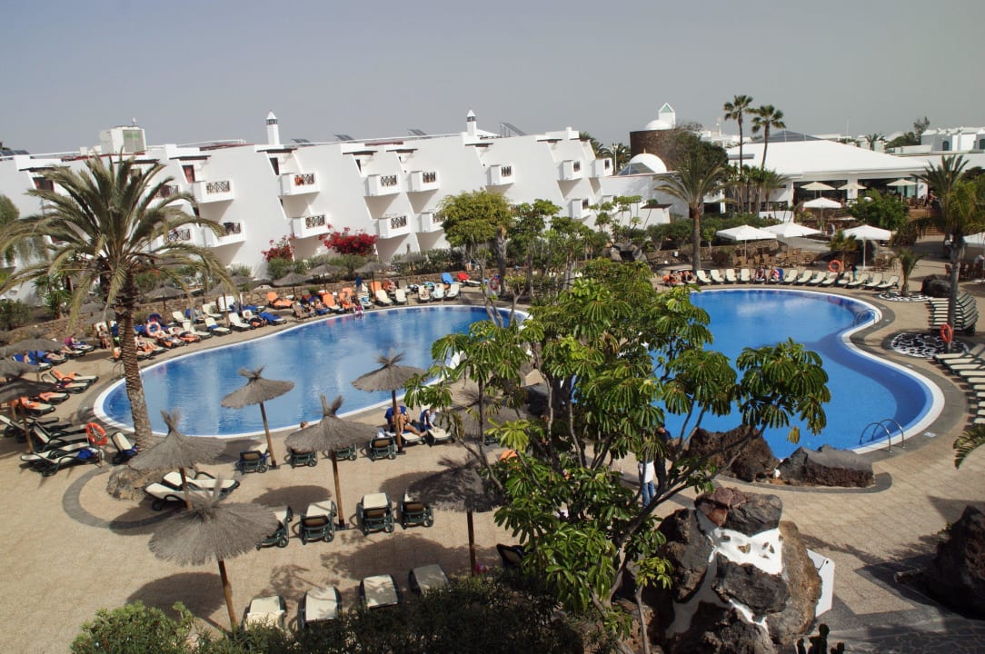 1. Poolanlage, links beheizt allsun App.-Hotel Albatros