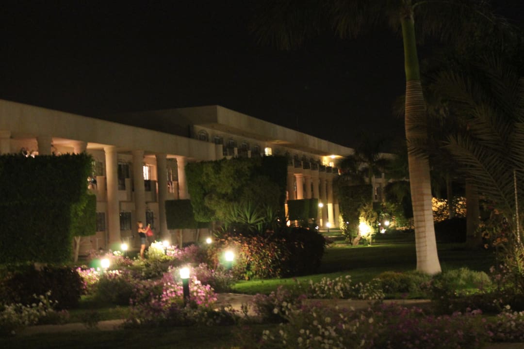 Bei Nacht LABRANDA Royal Makadi