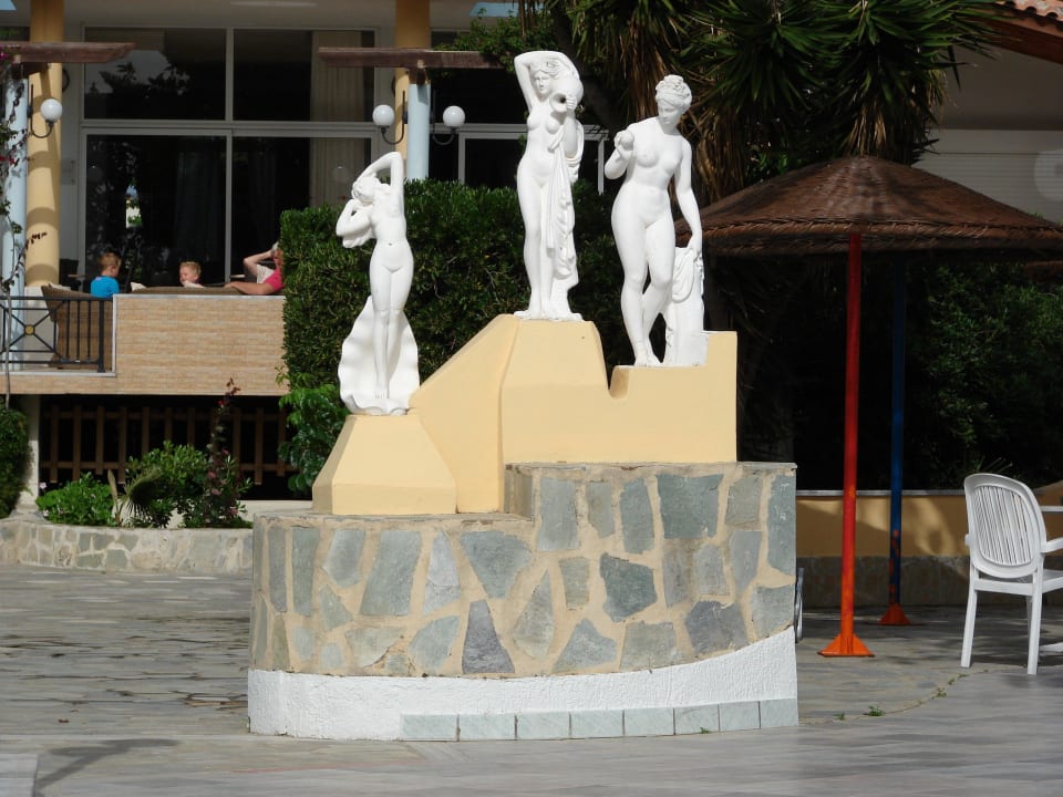 Statuen Atlantis Hotel