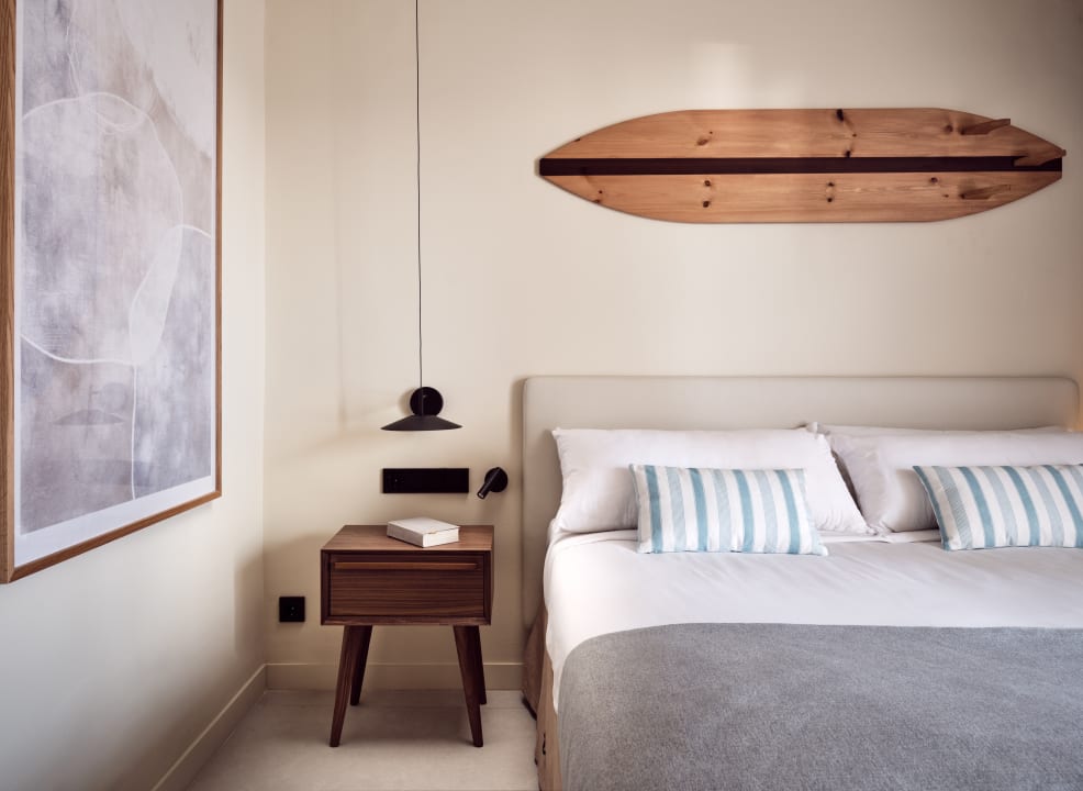 Zimmer Domes Aulūs Zante, Autograph Collection