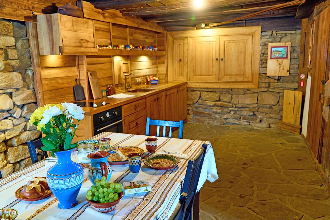 Zimmer Authentic House with Stunning Mountain View - Karashka