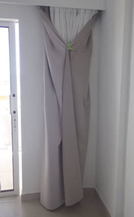 Schimmelriechende Vorhänge Asterias Beach