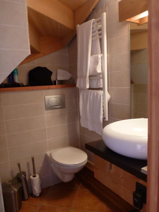 Dusche-WC unten L'Isatis Chalet Hotel