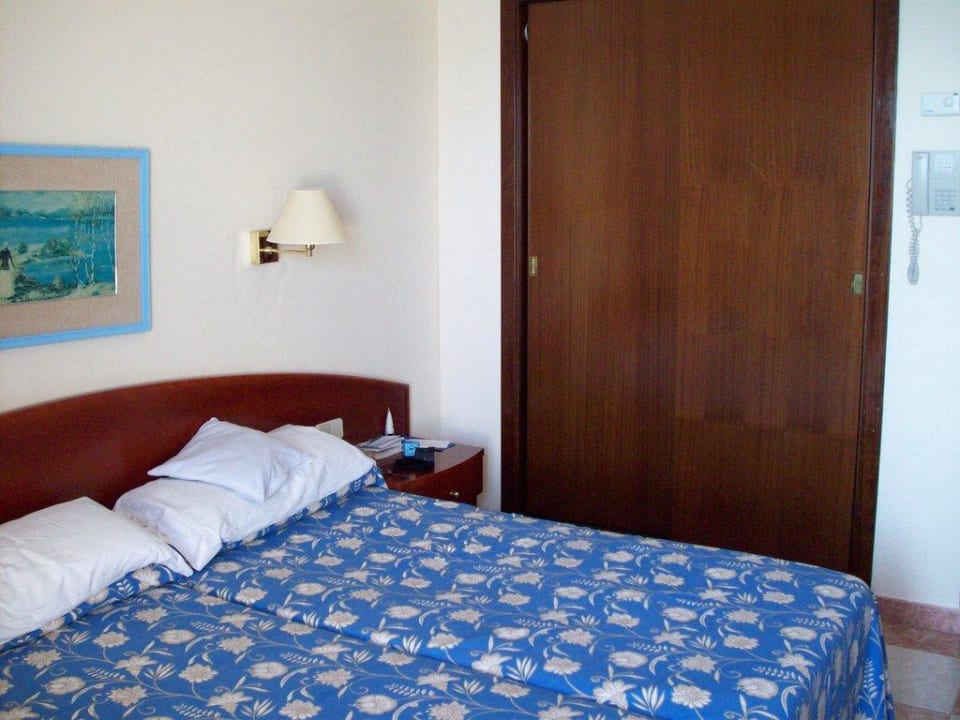 Schrank und bett The Sea Hotel by Grupotel - Adults only