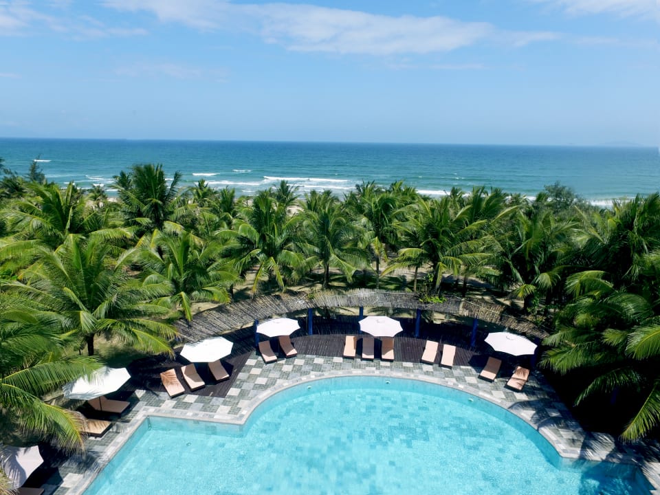 Pool Le Belhamy Beach Resort & Spa, Hoi An