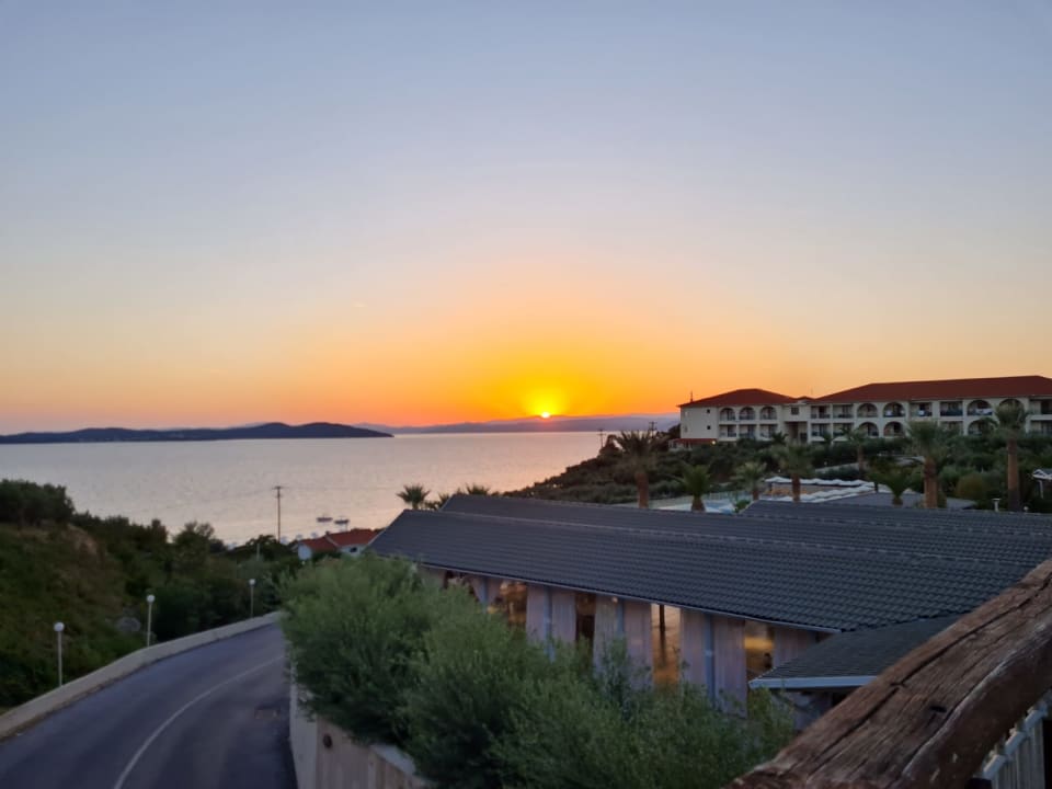 Außenansicht Akrathos Beach Hotel