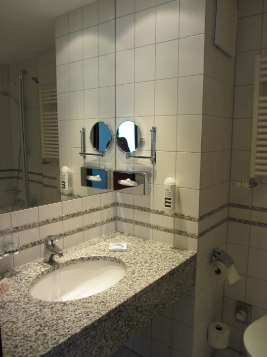 Bad Zimmer 220 Mercure Hotel Plaza Essen