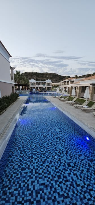 Pool La Marquise Luxury Resort Complex