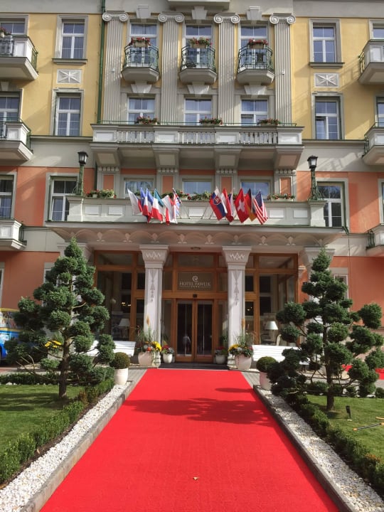 Hoteleingang Kurhotel Pawlik - Aquaforum