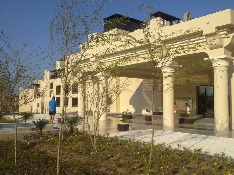 Eingangsbereich von der Seite Steigenberger Aqua Magic