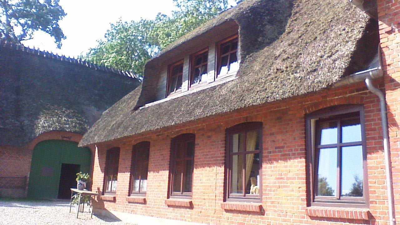 Haupthaus und Stall (Ausschnitt) Ferienhof Lehbekwiese