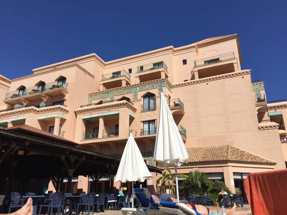 Blick zu den Zimmern Playacanela Hotel