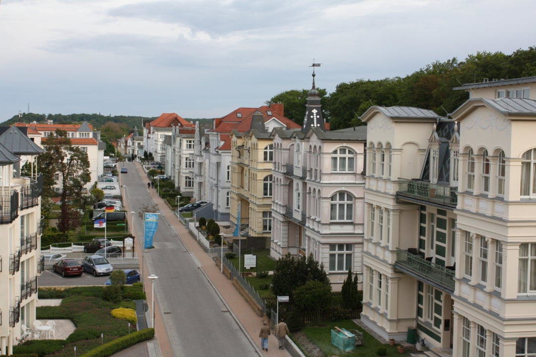 die Strasse entlang Hotel am Fischerstrand