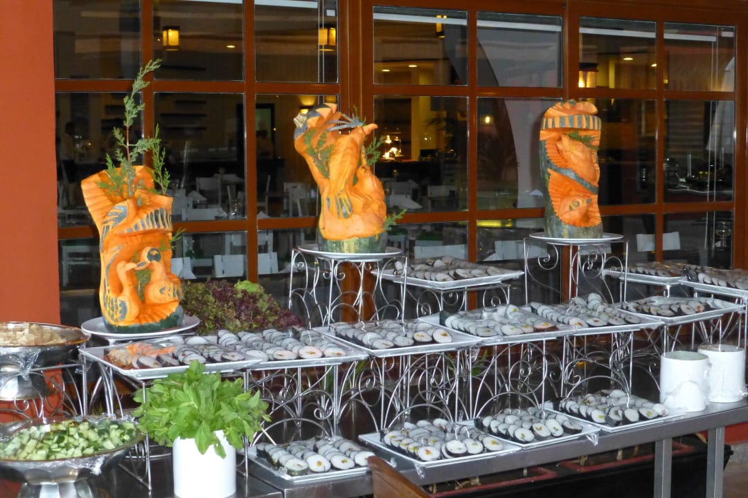 Schnitzereienund Sushi Pickalbatros Jungle Aqua Park Resort - Neverland Hurghada