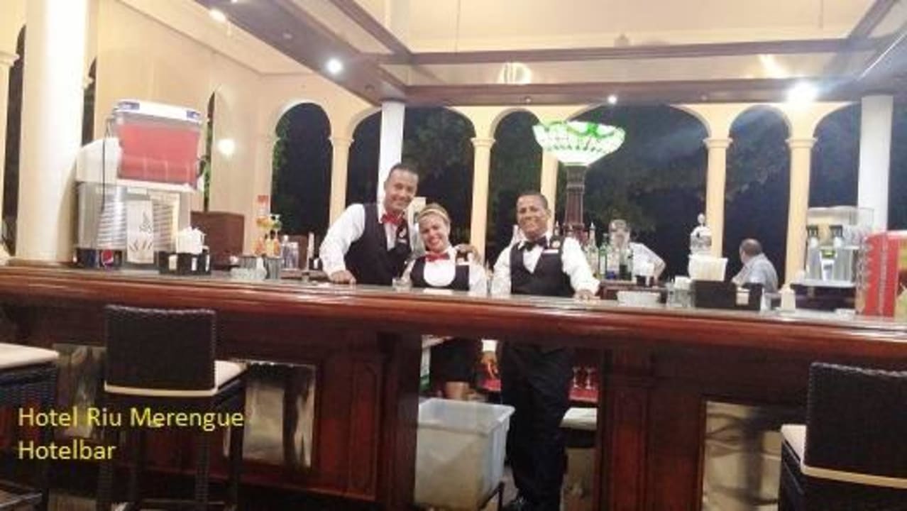 Nette und lustige Bedienung Playabachata Hotel