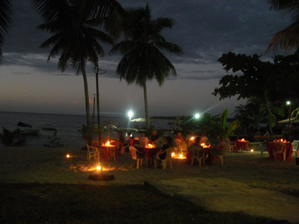 Dinner on the beach Hotel Va-i-Moana Seaside Lodge