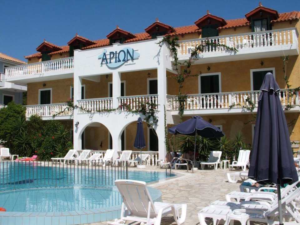 Eingang zur Bar Hotel Arion Renaissance