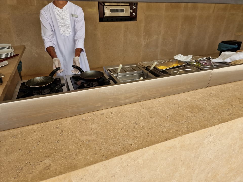 Gastro Serry Beach Resort