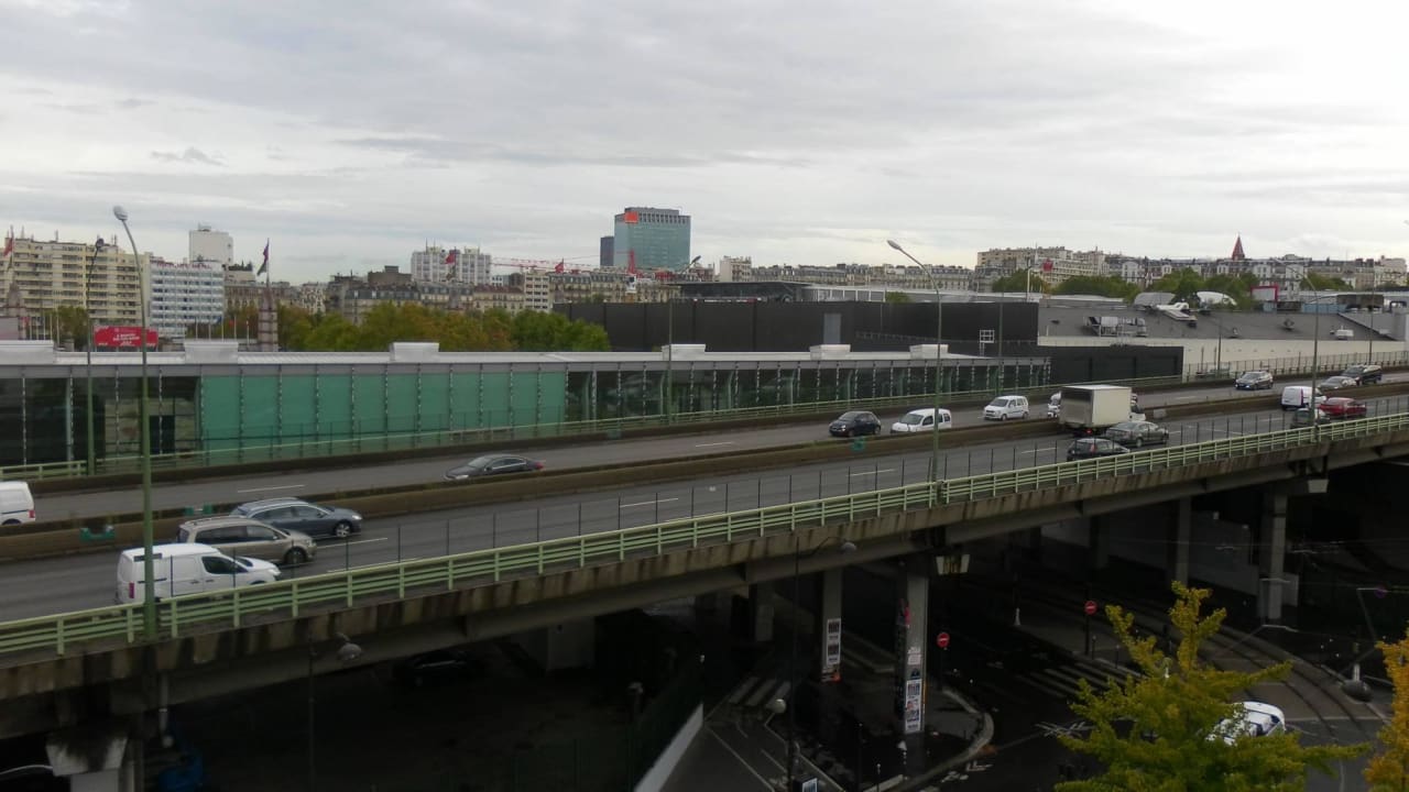 Eine 6-spurige Autobahn Hotel Oceania Paris Porte de Versailles
