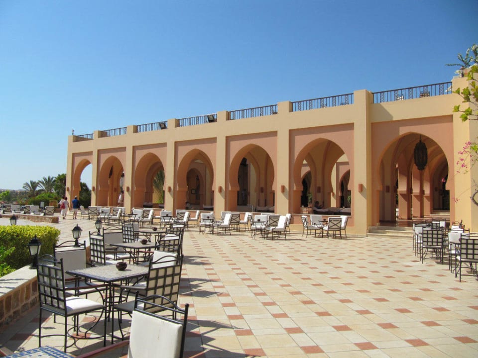 Aussenrestaurant mit Abendunterhaltung Steigenberger Coraya Beach - Adults only