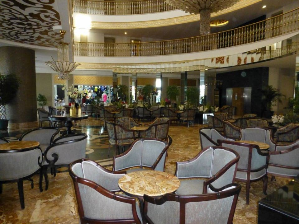 Edles Ambiente Side Crown Palace