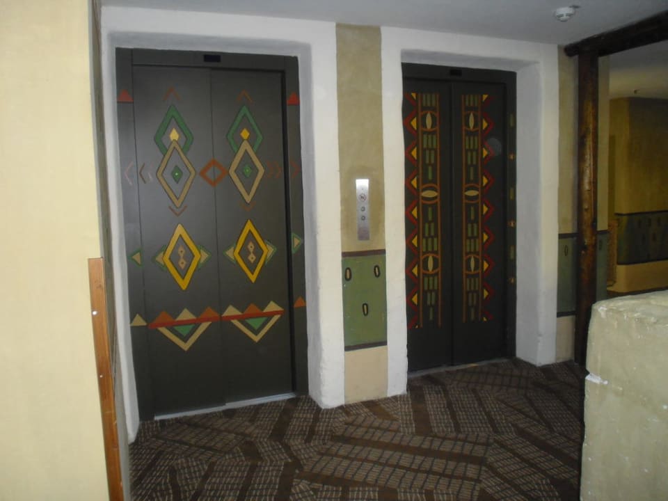 Aufzüge Hotel Matamba - Phantasialand Erlebnishotel