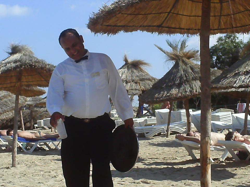 Kellner am Strand Hotel Rosa Beach