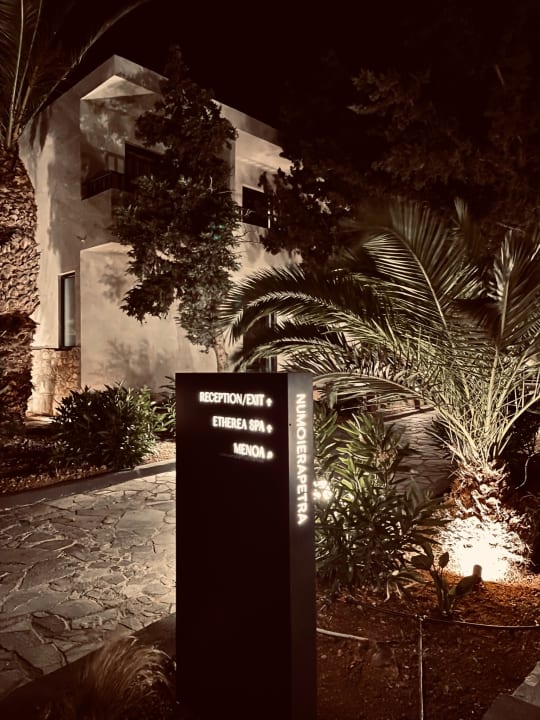 Gartenanlage Numo Ierapetra Beach Resort Crete, Curio Collection by Hilton