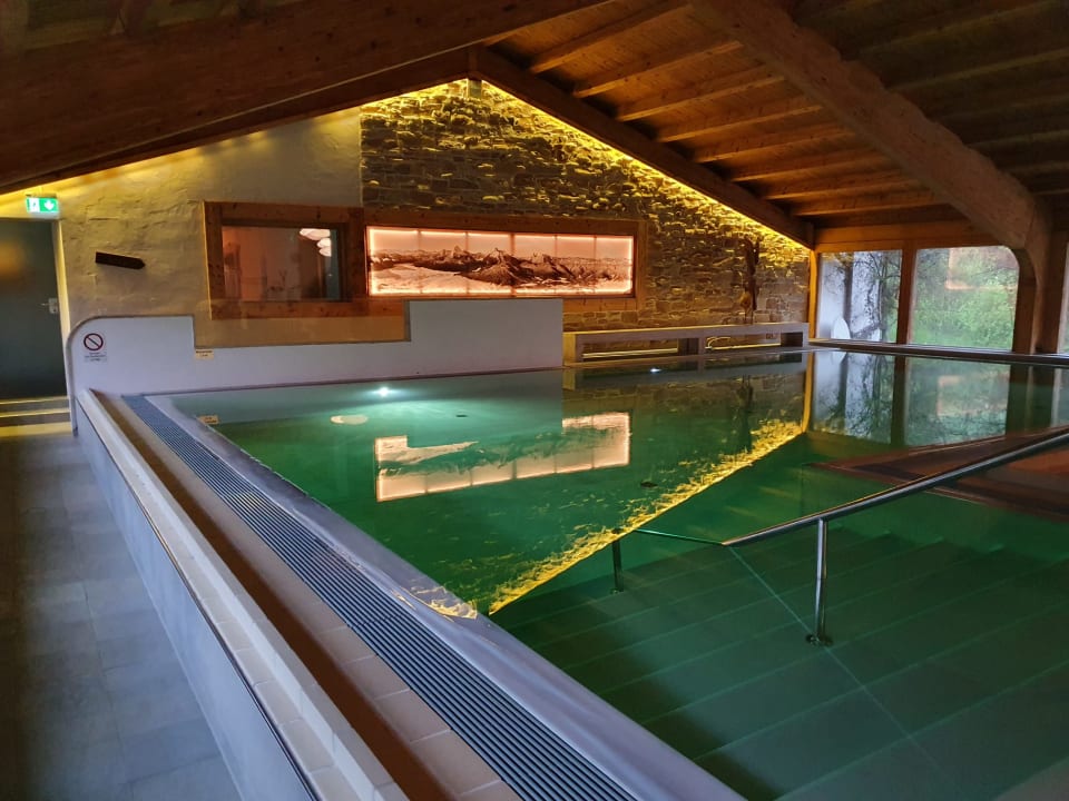 Pool Berghotel Rehlegg