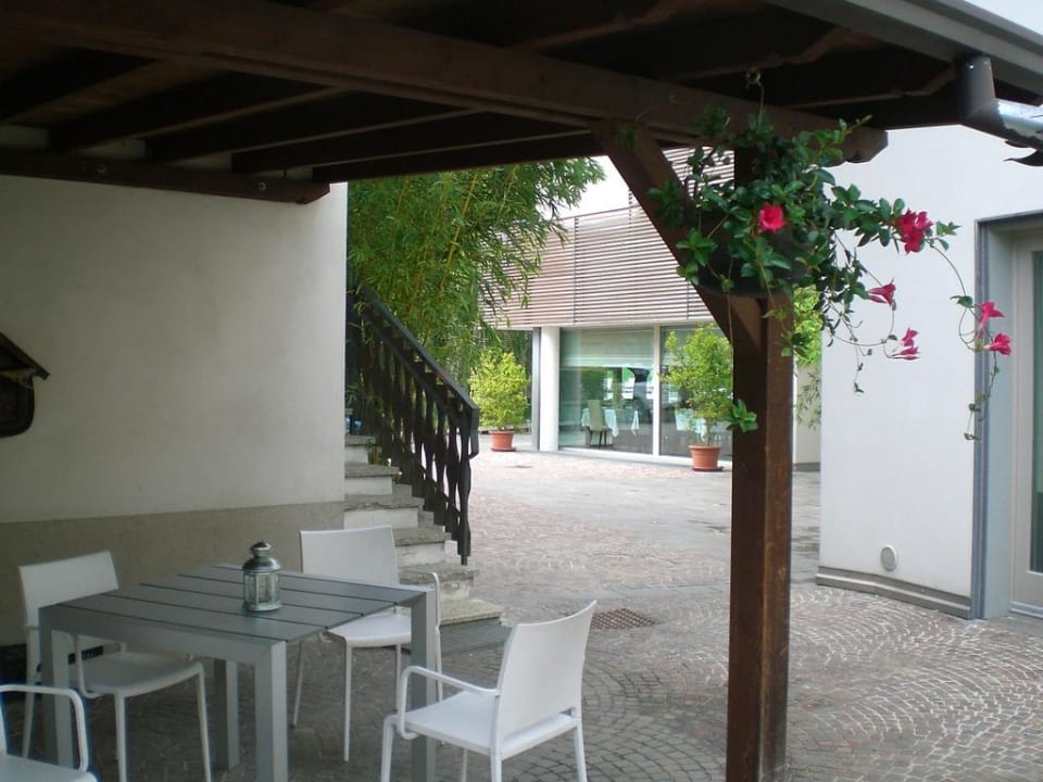 Terrasse vor Bar Da Elda Natural Retreat