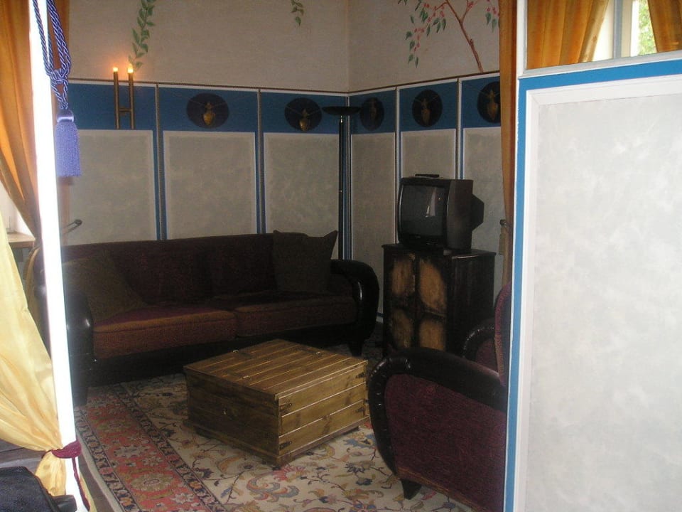 Couch / TV etc. Schlosshotel Neufahrn