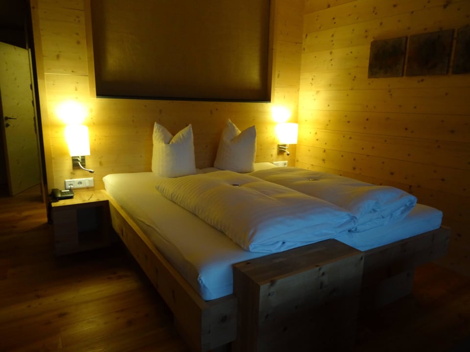 Bett Holzhotel Forsthofalm