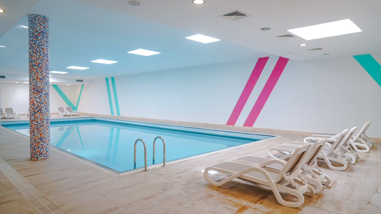 Pool Barut B Suites