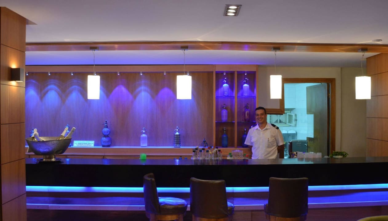 Bar im Hauptgebäude The Orangers Beach Resort and Bungalows